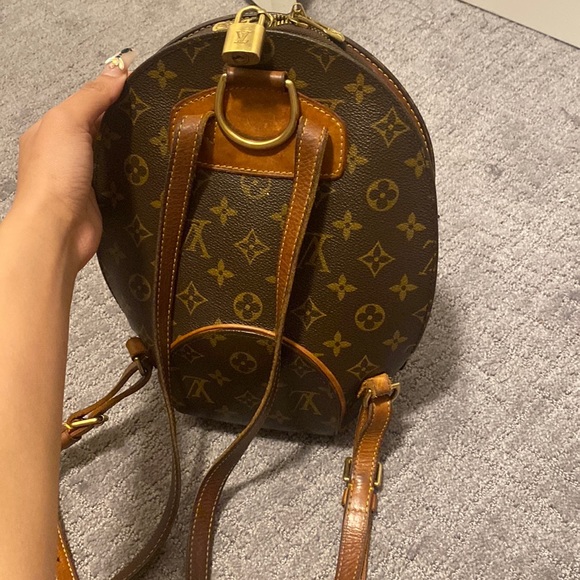 Louis Vuitton backpack - Picture 2 of 5